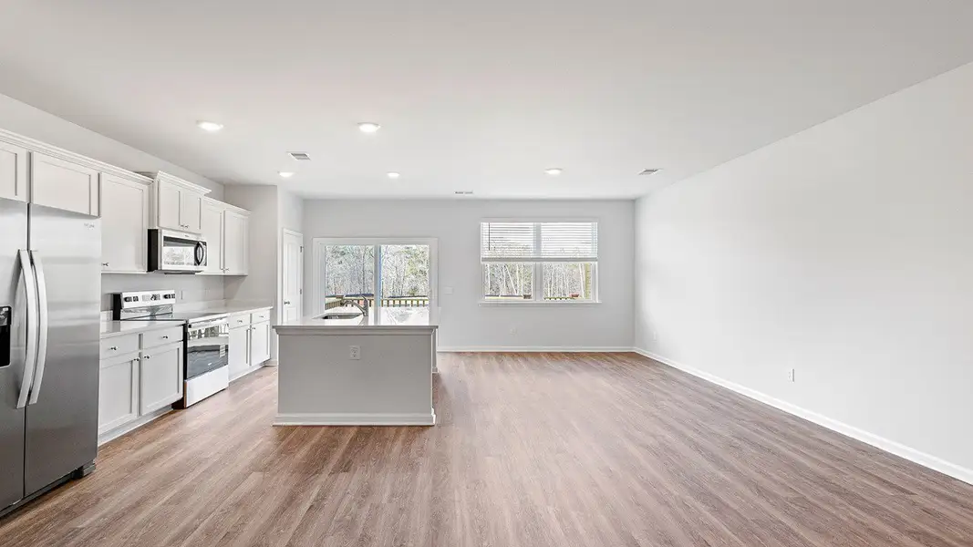 Spacious, unfurnished interior of a new home in Marion Village, Santee (Image 11).