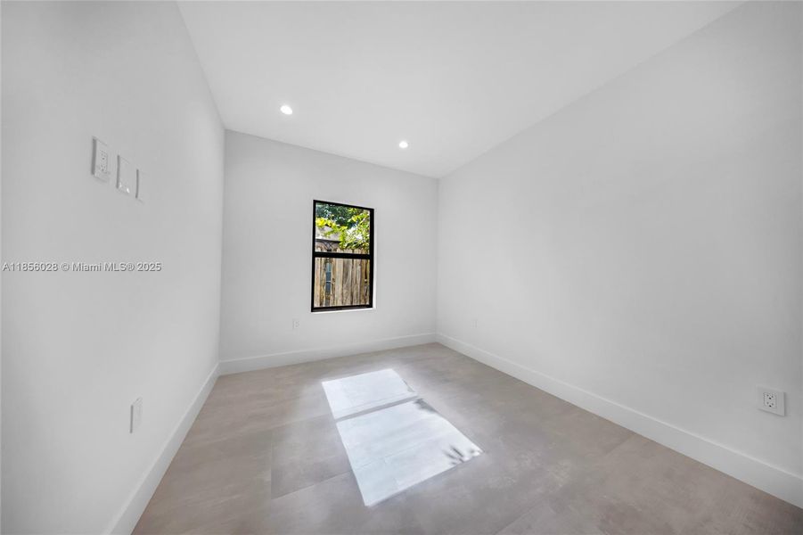 Spacious, unfurnished interior of a new home in , Miami (Image 8).