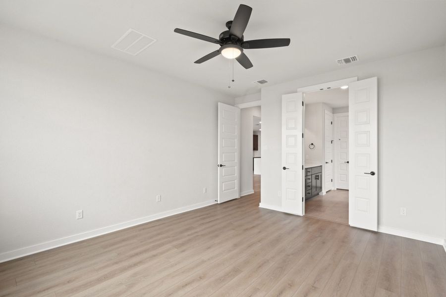 Spacious, unfurnished interior of a new home in Flora, Hutto (Image 21).