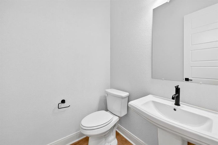 Furnished interior view inside a new home in Hillside at Las Colinas, Irving (Image 17).