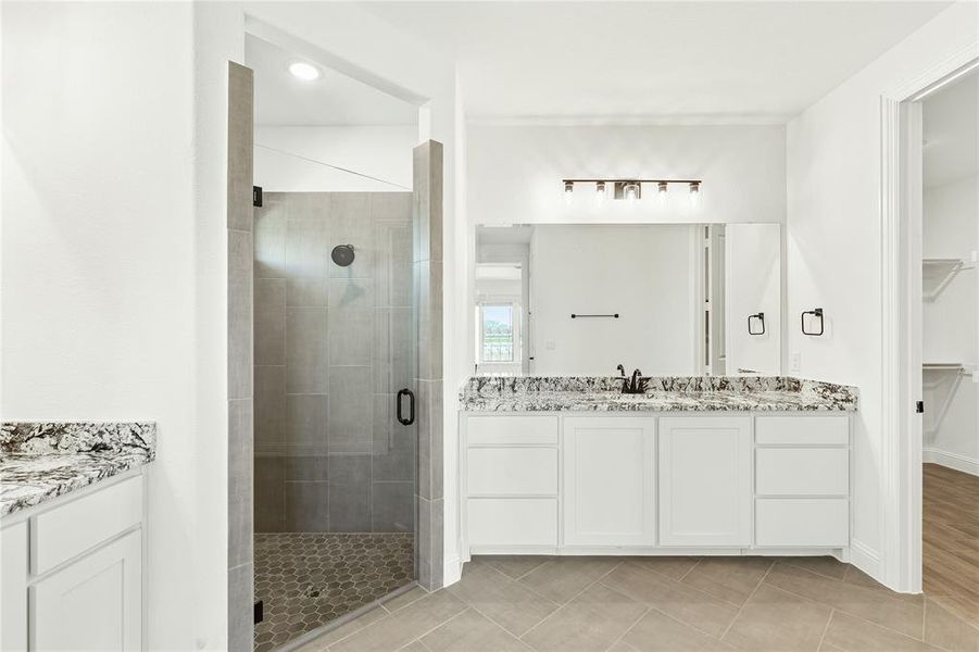 Furnished interior view inside a new home in Glenbrook, Red Oak (Image 8).