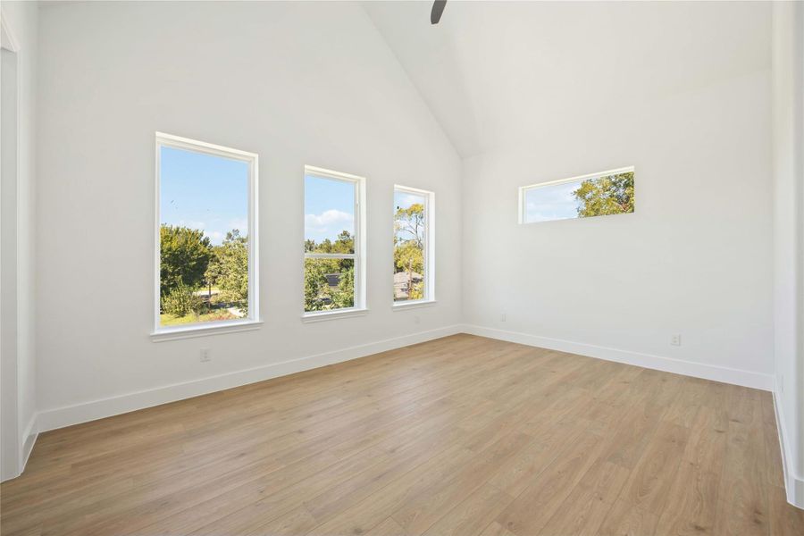 Spacious, unfurnished interior of a new home in , Houston (Image 17).