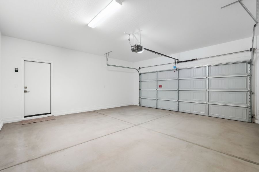 Spacious, unfurnished interior of a new home in Parkside, Avondale (Image 33).