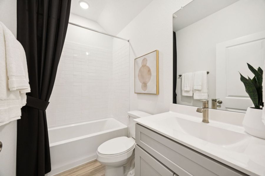 Representative furnished interior of a home built from the Jayton by Pulte Homes in Pulte Homes at Two Step Farm, Montgomery (Image 18).