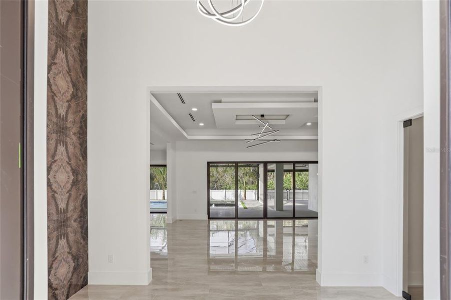 Spacious, unfurnished interior of a new home in , Tampa (Image 23).