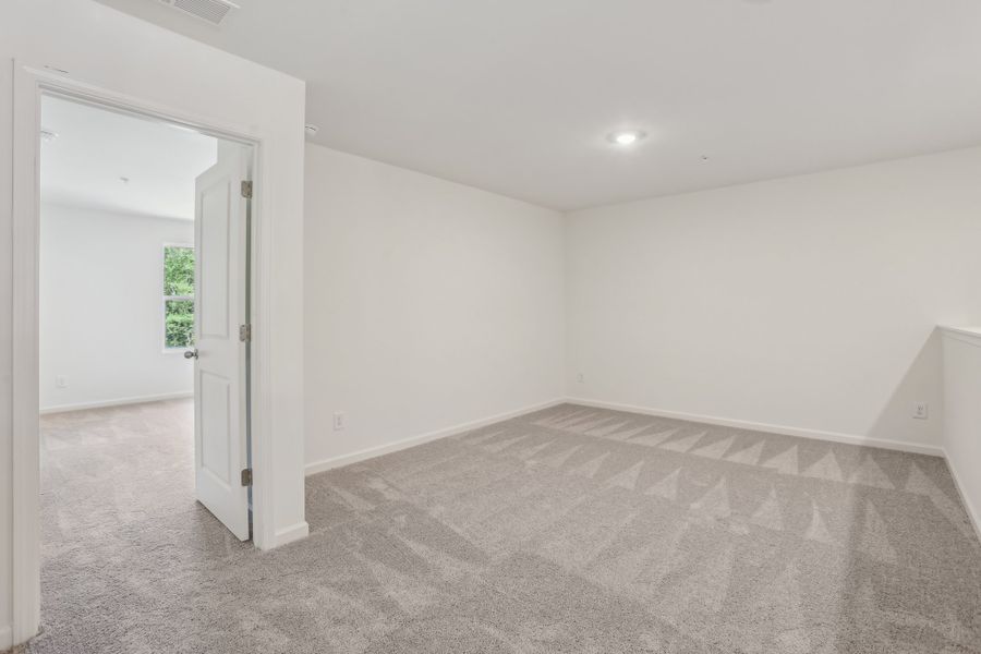 Representative unfurnished interior of a home built from the Echo by Starlight Homes in Chestnut Grove, Douglasville (Image 22).