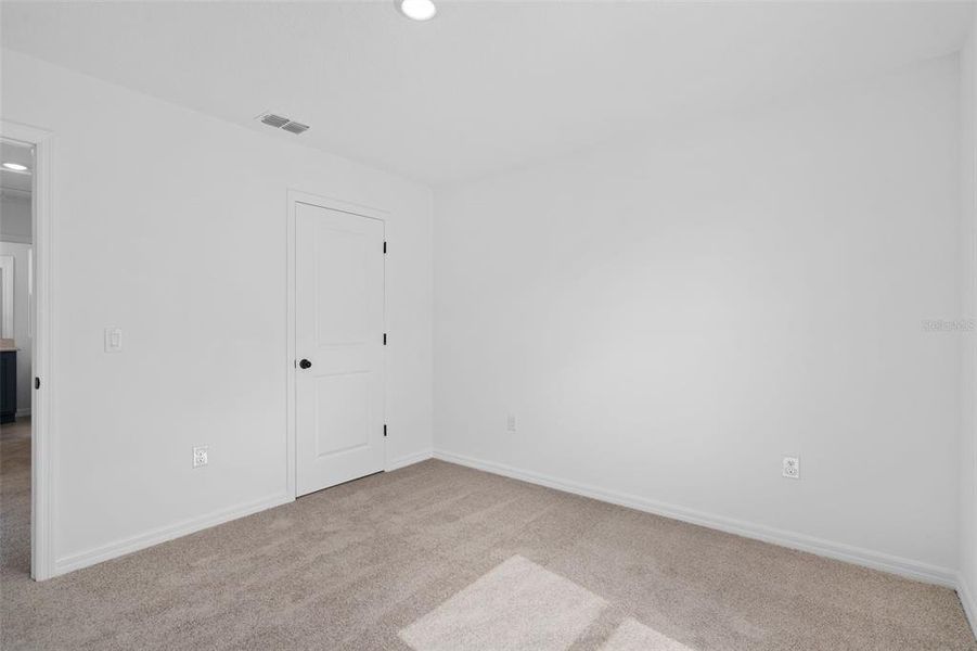 Spacious, unfurnished interior of a new home in Ellington Classical, St. Cloud (Image 15).