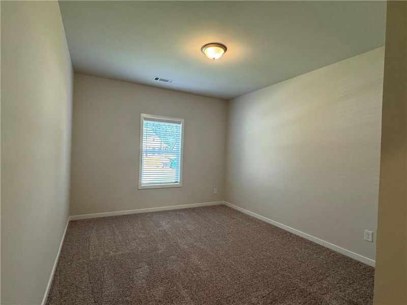 Spacious, unfurnished interior of a new home in Rosewood Lake Preserve, Hoschton (Image 27).