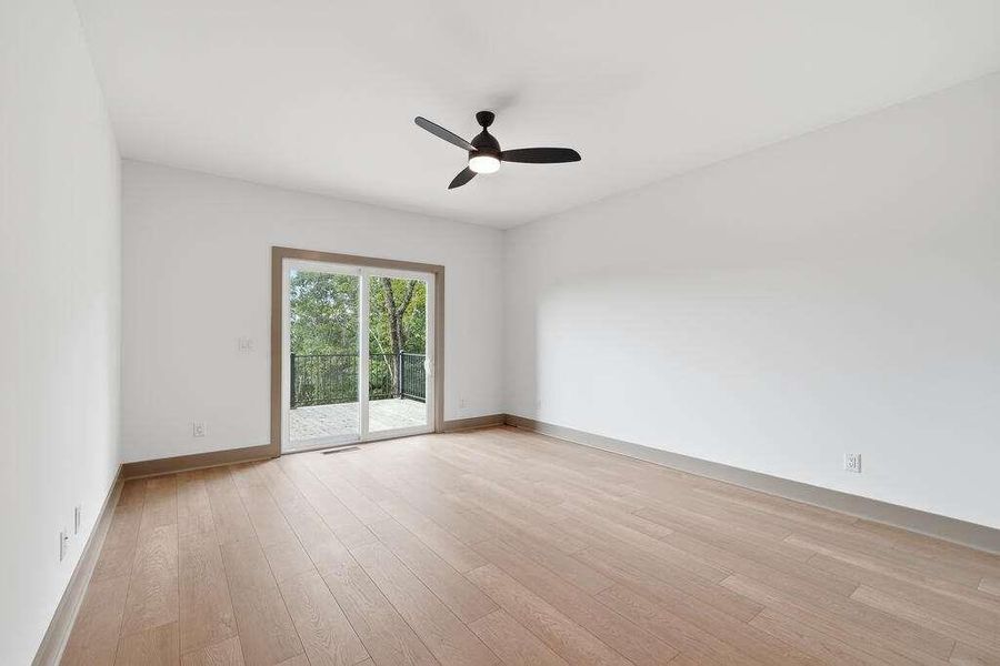 Spacious, unfurnished interior of a new home in , Ellijay (Image 26).