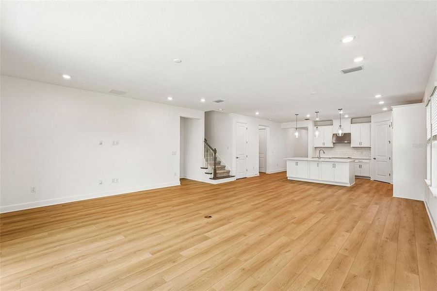 Spacious, unfurnished interior of a new home in Tiburon, Nokomis (Image 28).