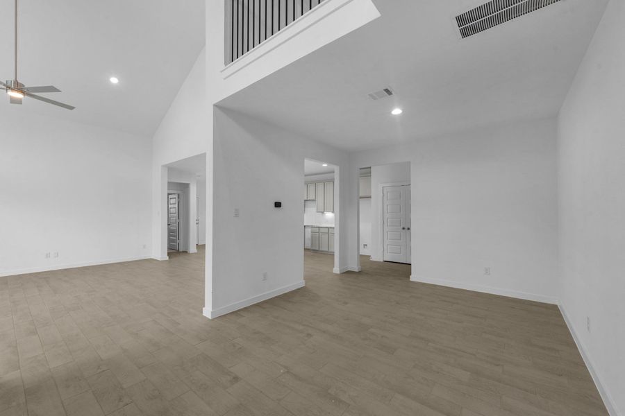 Spacious, unfurnished interior of a new home in Huntington Place, Rosharon (Image 21). Spacious, unfurnished interior of a new home in Huntington Place, Rosharon (Image 21).