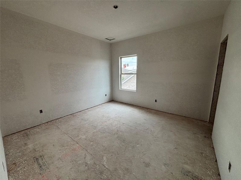 Spacious, unfurnished interior of a new home in Berry Creek Highlands, Georgetown (Image 9).