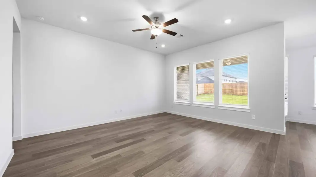 Representative unfurnished interior of a home built from the Fannin by D.R. Horton in Lago Mar 60' Homesites, Texas City (Image 17).