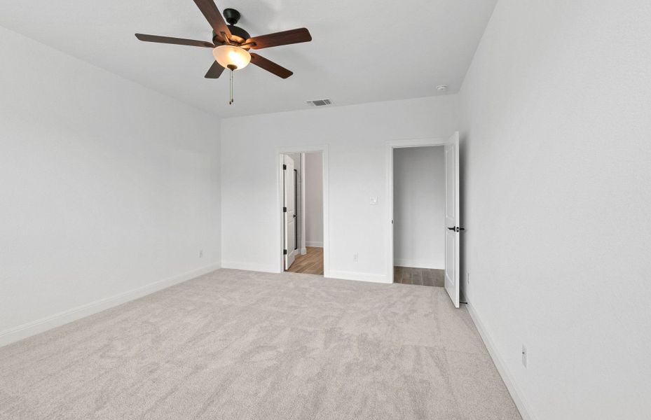 Spacious, unfurnished interior of a new home in Lagos, Manor (Image 31).