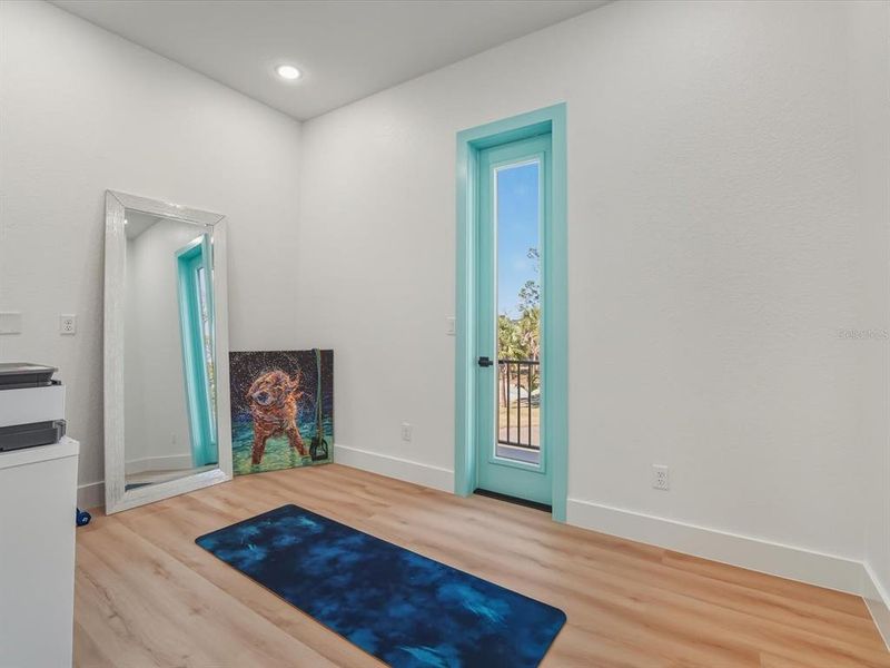 Spacious, unfurnished interior of a new home in , Englewood (Image 28).