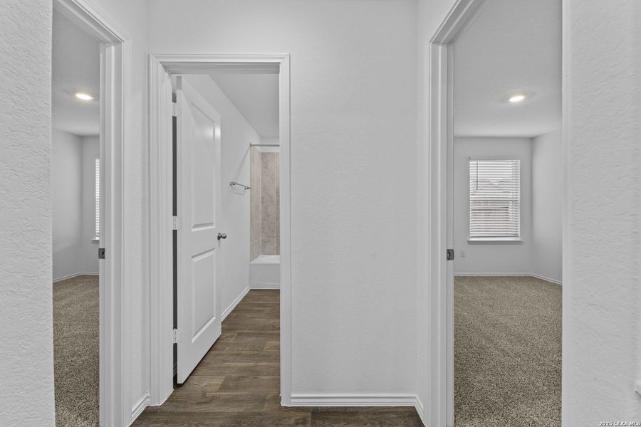 Spacious, unfurnished interior of a new home in Laurel Vistas, San Antonio (Image 19).