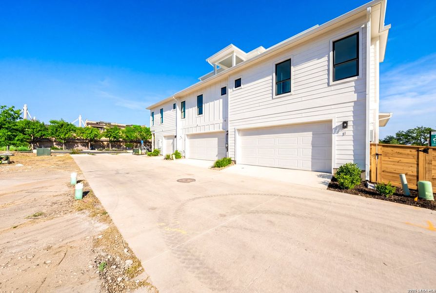 Exterior details and patio area of a home in , San Antonio (Image 28).