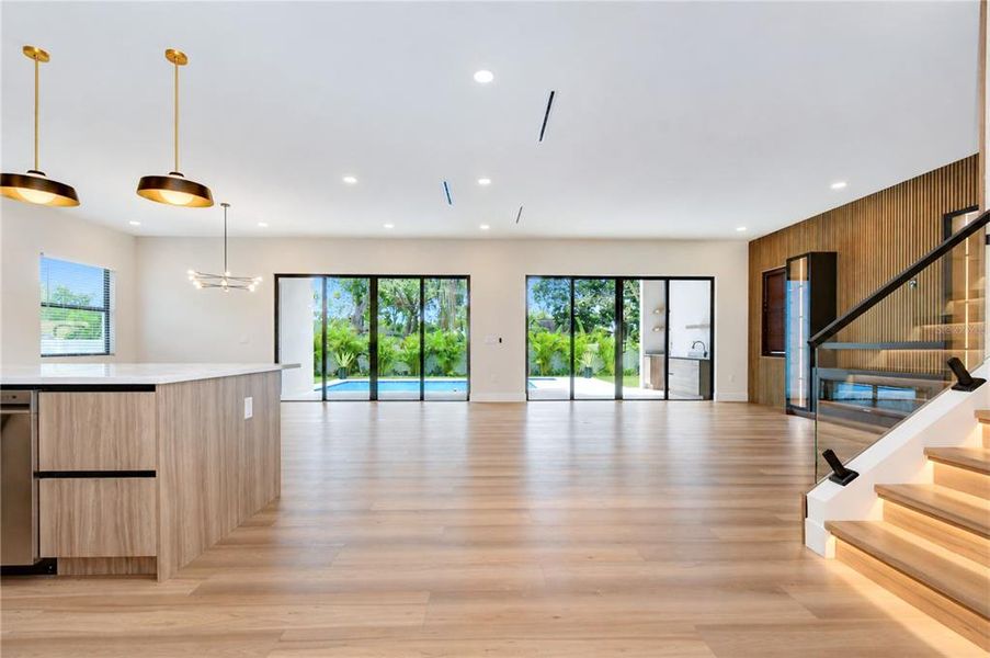Spacious, unfurnished interior of a new home in , Tampa (Image 23).