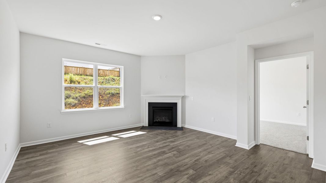 Spacious, unfurnished interior of a new home in Valleywood Farms, Waynesville (Image 14).