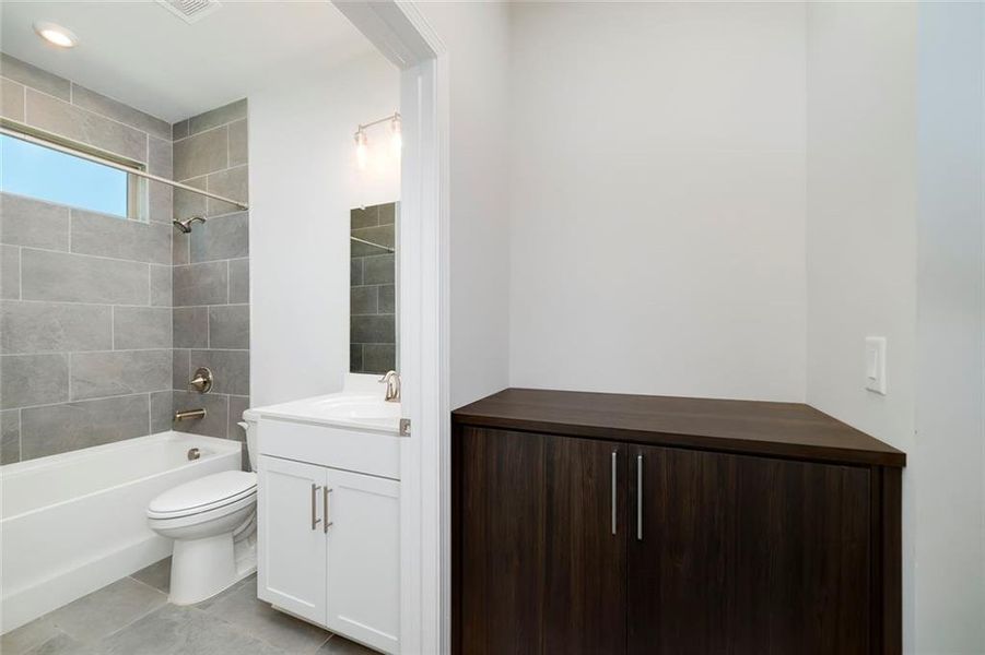 Furnished interior view inside a new home in Wimberly, Powder Springs (Image 14).