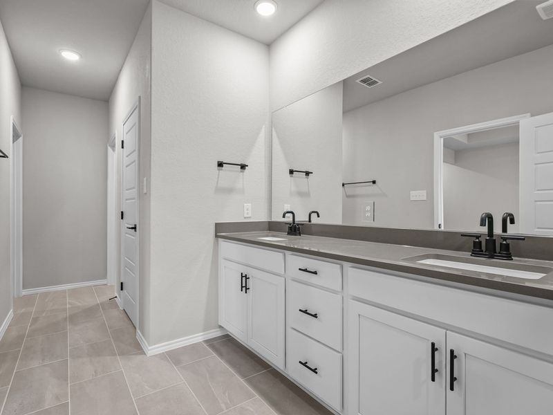 Representative furnished interior of a home built from the The Glenwood E by Davidson Homes LLC in Bricewood, San Antonio (Image 12).
