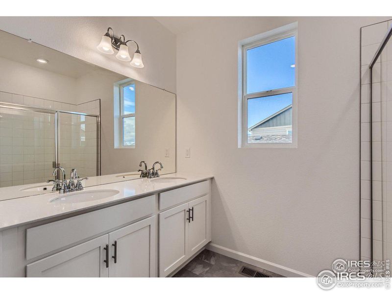 Primary bath, quartz & double vanity