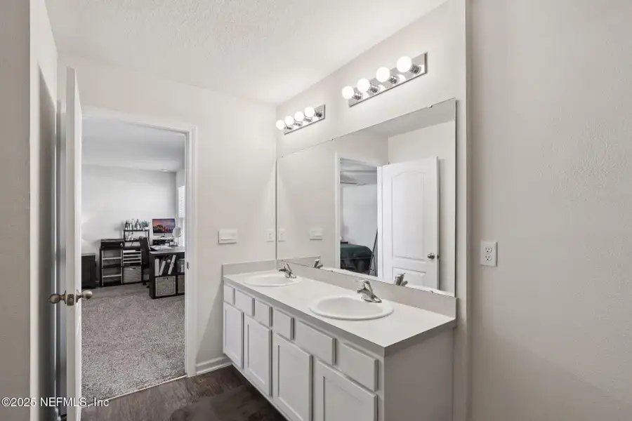 Furnished interior view inside a new home in Cross Creek Express, Green Cove Springs (Image 16).