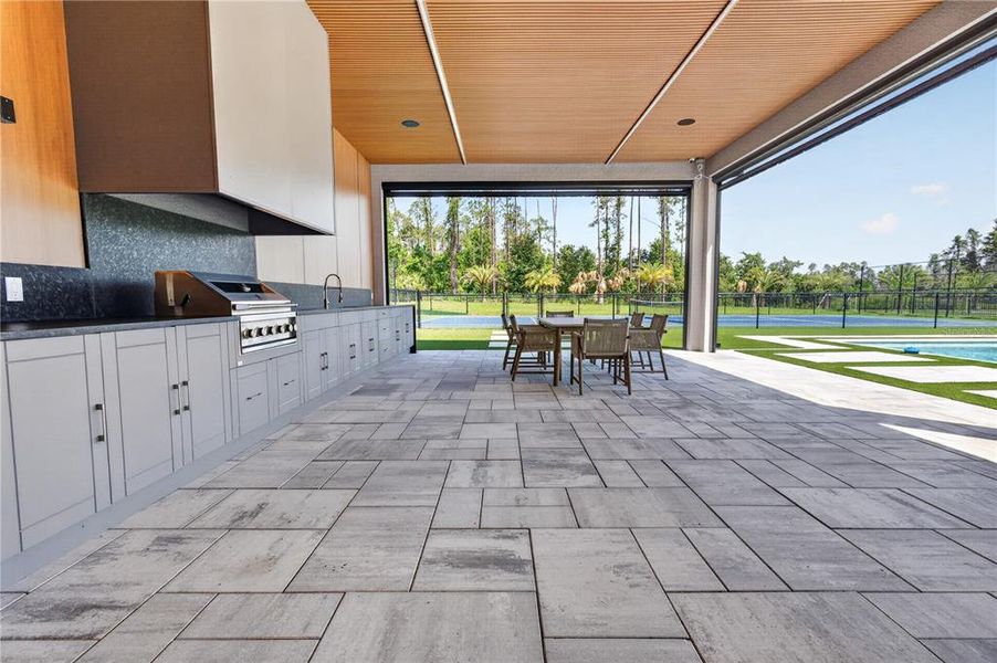 Exterior details and patio area of a home in , Montverde (Image 4).