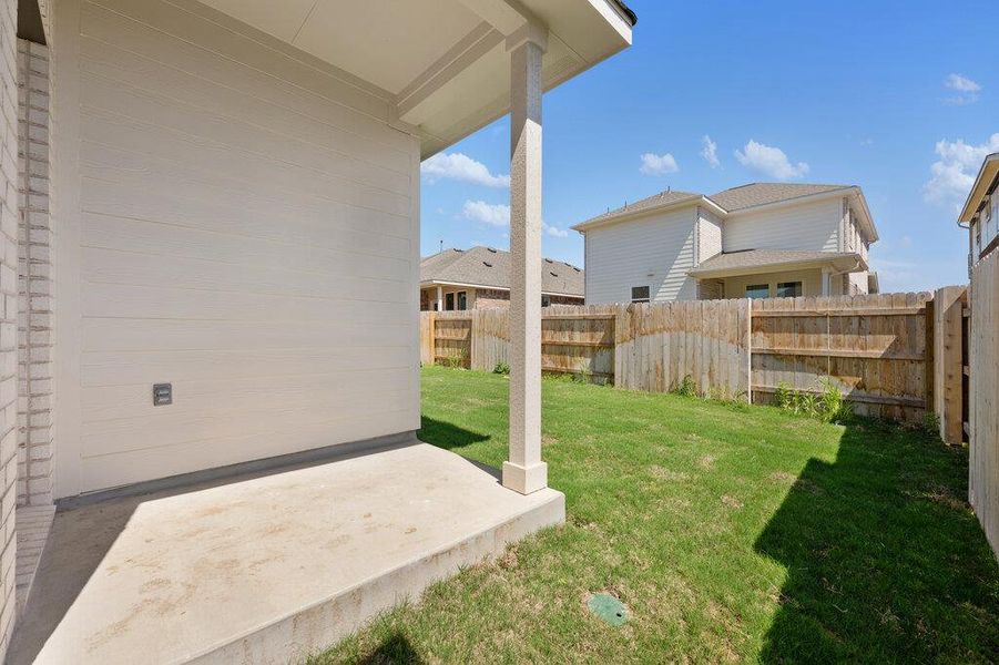 Exterior details and patio area of a home in La Cima, San Marcos (Image 18).