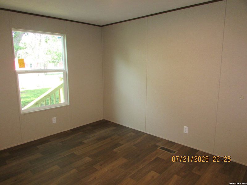Spacious, unfurnished interior of a new home in , San Antonio (Image 11).