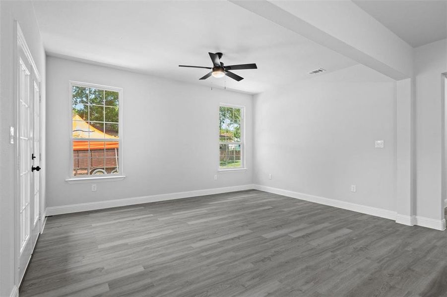 Spacious, unfurnished interior of a new home in , Dallas (Image 24).