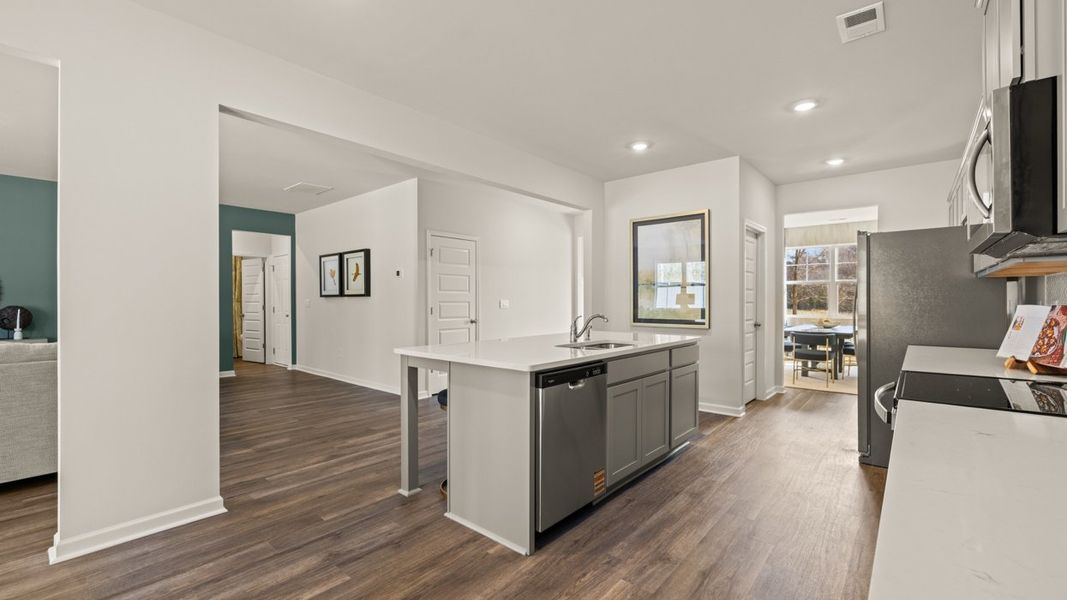 Representative furnished interior of a home built from the Halton by D.R. Horton in Kingston Ranch at Lake Oconee, Buckhead (Image 7).