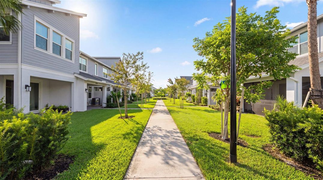 01-5001 N Longwood Lk Sq 01-5001 N Longwood Lk Sq
