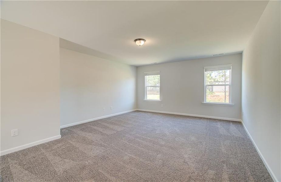 Spacious, unfurnished interior of a new home in Grandview at Millers Mill, Stockbridge (Image 11).