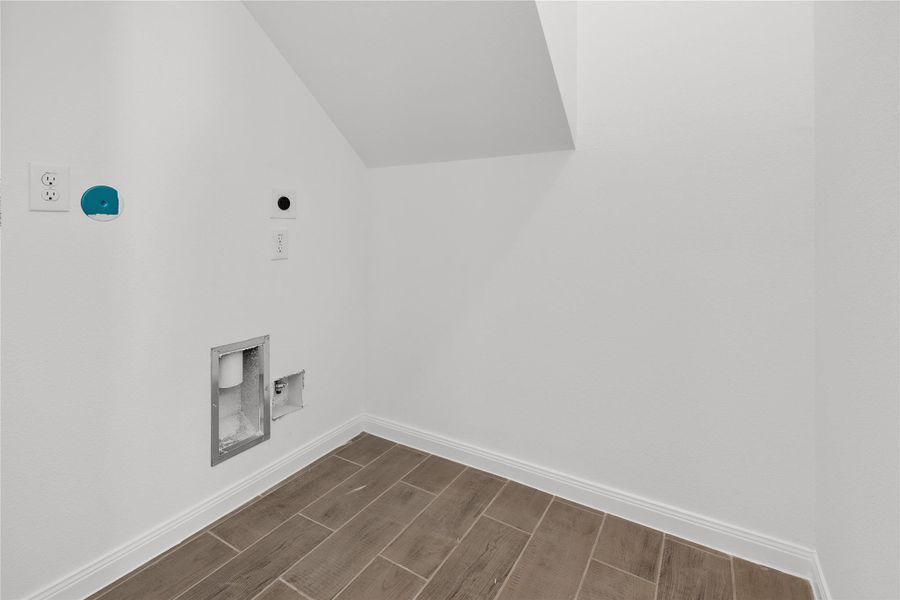 Spacious, unfurnished interior of a new home in Harmony Cove, Humble (Image 27).