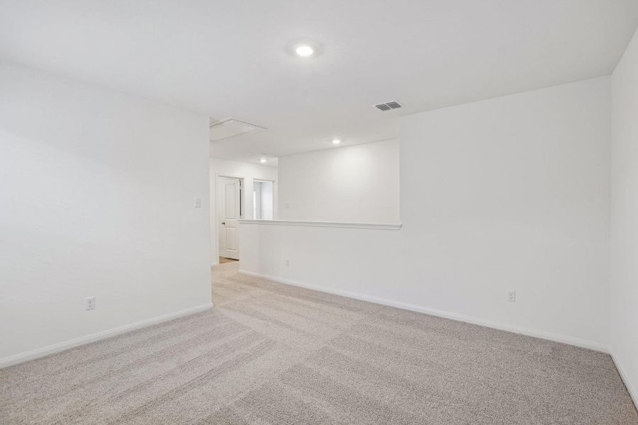 Spacious, unfurnished interior of a new home in , Elgin (Image 14).