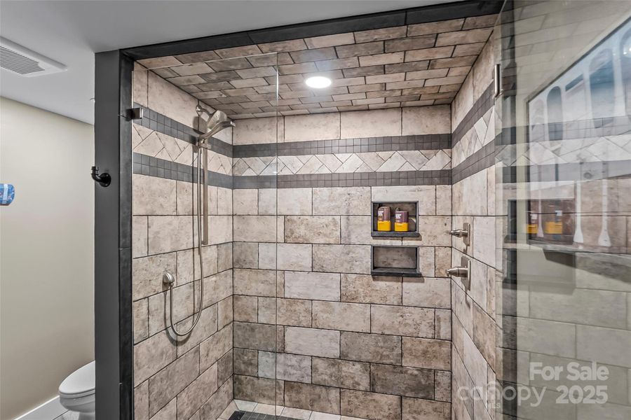 Image 37 of a home in .