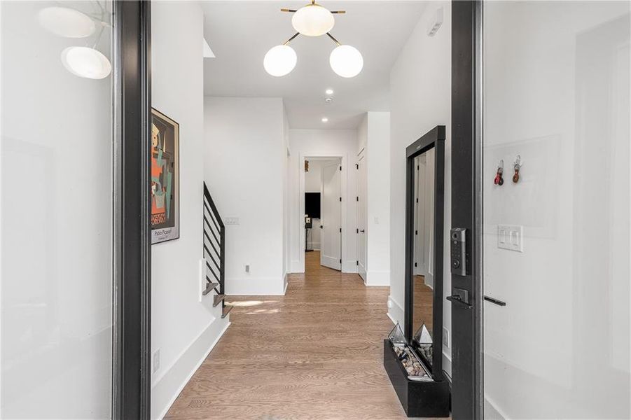 Spacious, unfurnished interior of a new home in , Brookhaven (Image 20).