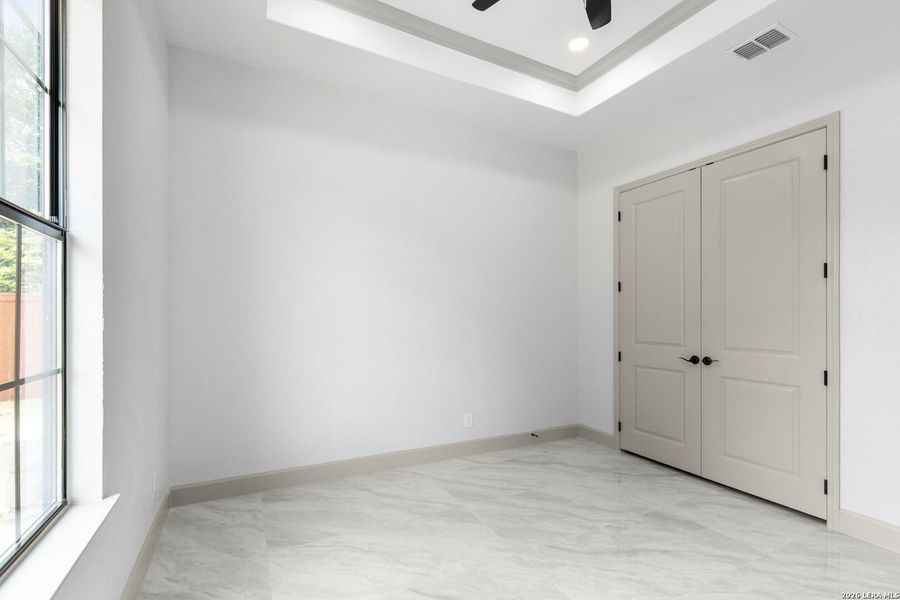 Spacious, unfurnished interior of a new home in , Selma (Image 37).