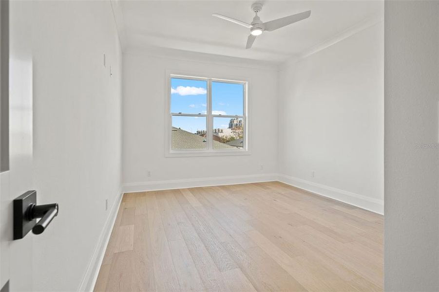 Spacious, unfurnished interior of a new home in , Tampa (Image 38).