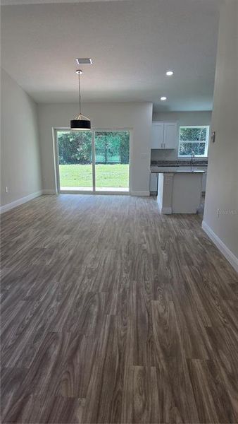 Spacious, unfurnished interior of a new home in , Dunnellon (Image 8).