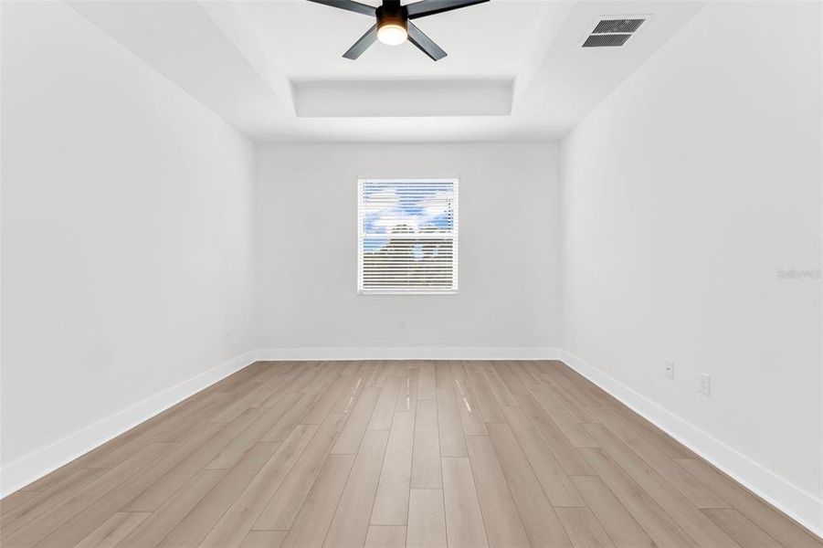 Spacious, unfurnished interior of a new home in , Placida (Image 40).