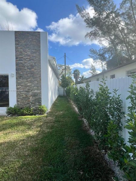 Front exterior of a new home in , Fort Lauderdale, FL, highlighting curb appeal (Image 13).