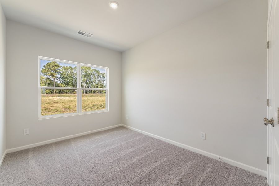 Spacious, unfurnished interior of a new home in Edwards Station, Taylors (Image 15).