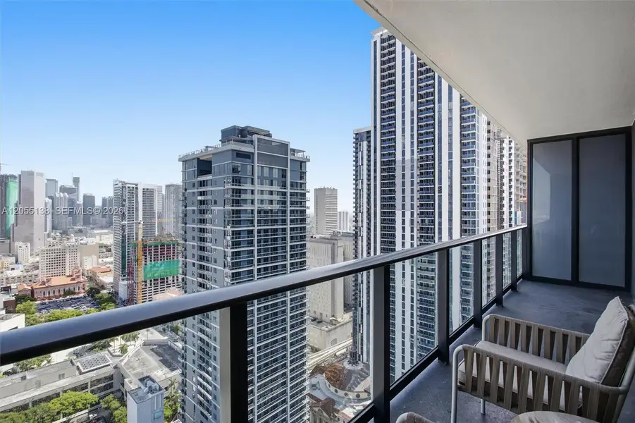 Condo located in Miami, FL showcasing its design and architecture (Image 2). Condo located in Miami, FL showcasing its design and architecture (Image 2).