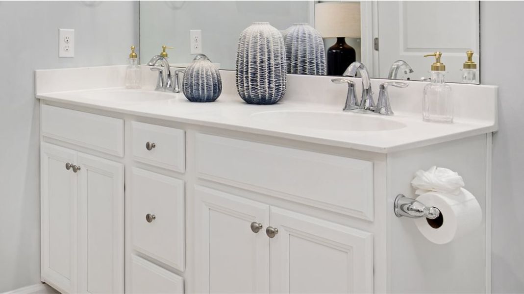 Elegant vanity with dual sinks