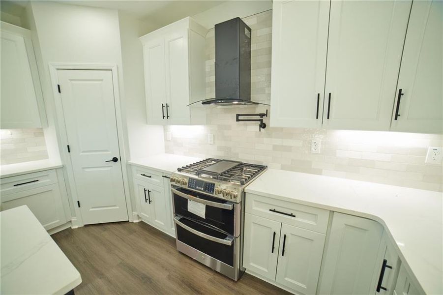 Furnished interior view inside a new home in , Lithonia (Image 6). Furnished interior view inside a new home in , Lithonia (Image 6).