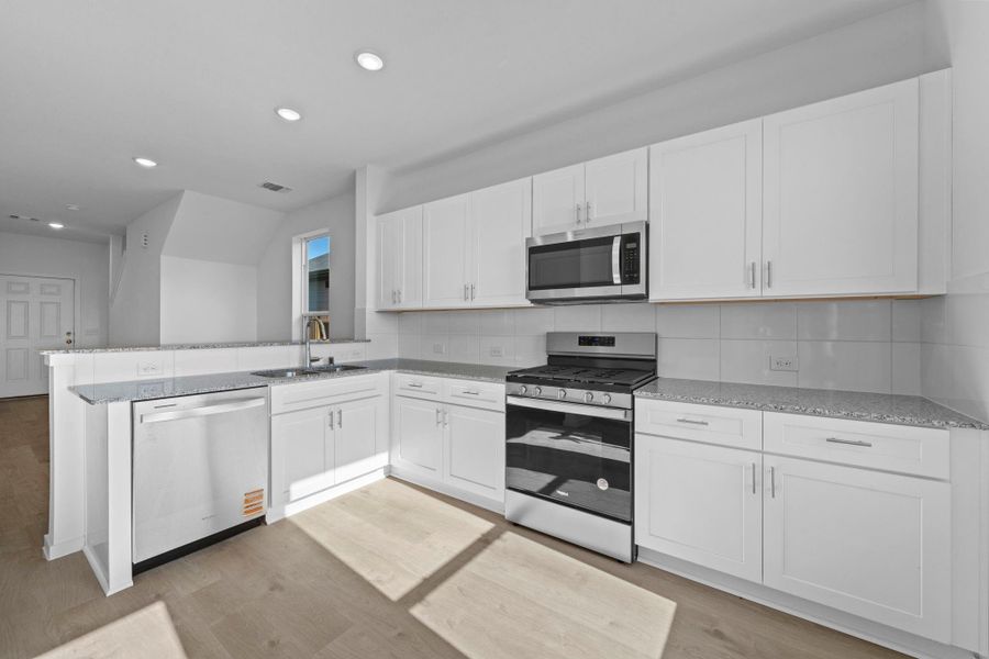 Furnished interior view inside a new home in Stokesbury, Waller (Image 6).
