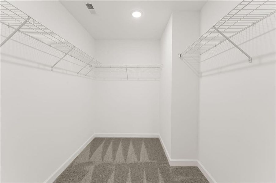 Spacious, unfurnished interior of a new home in Cherokee Township, Acworth (Image 23).