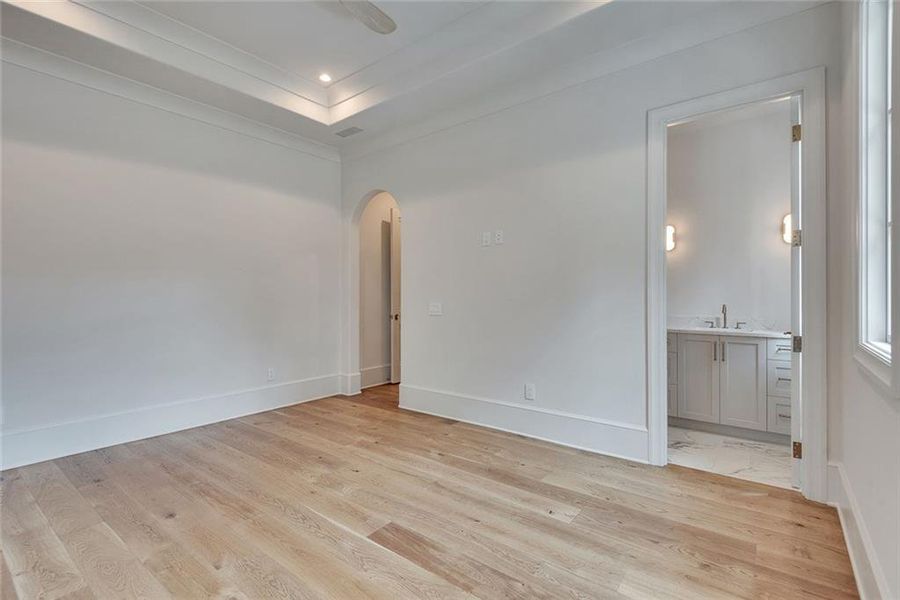 Spacious, unfurnished interior of a new home in , Alpharetta (Image 26).
